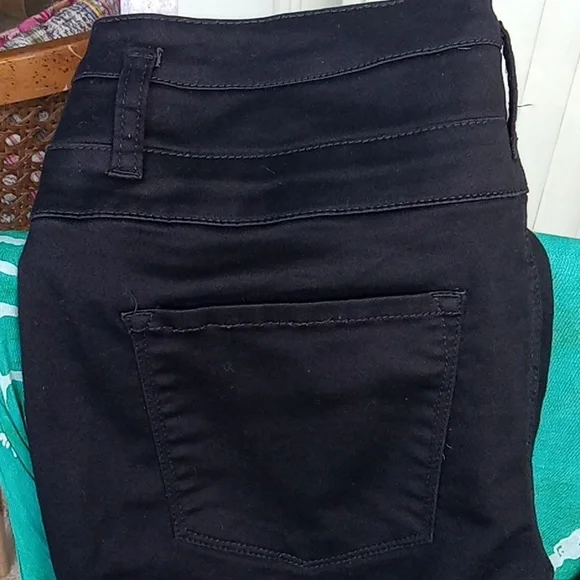 Black Stretchy Skinny pants - Picture 4 of 5